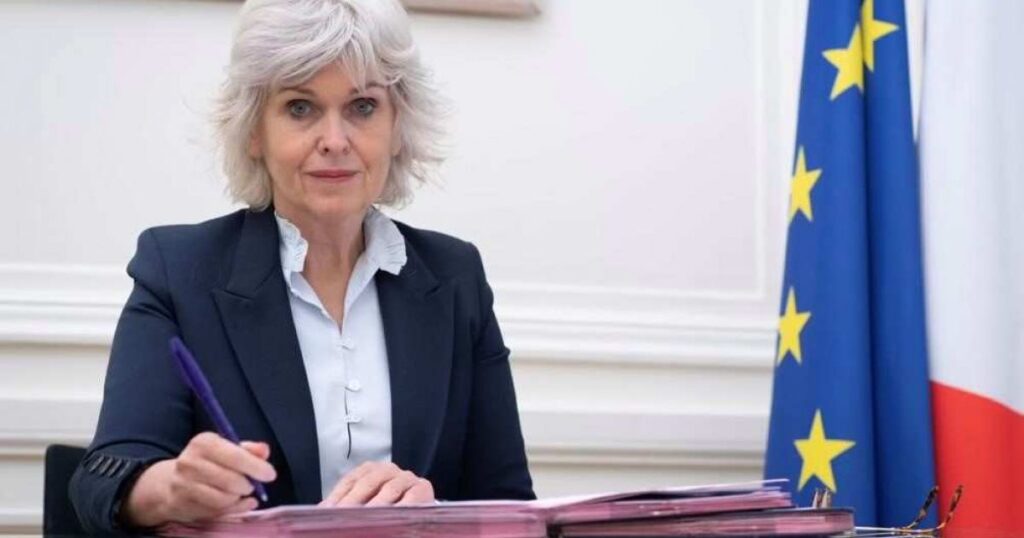 Французька омбудсменка Ізабель Ром у Бучі: сльози, солідарність і обіцянка підтримки України