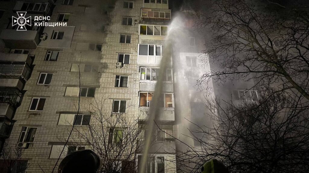 У Вишгороді відселили мешканців двох під'їздів будинку після удару армії РФ