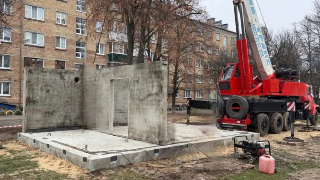 Три модульні укриття на 50 людей: Бориспіль встановлює перші захисні споруди для безпеки своїх жителів