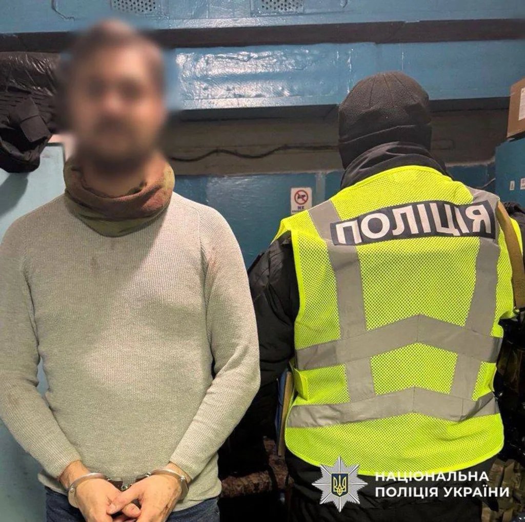 Кривава сутичка в столичному метро: киянин поранив ножем двох пасажирів на Контрактовій площі
