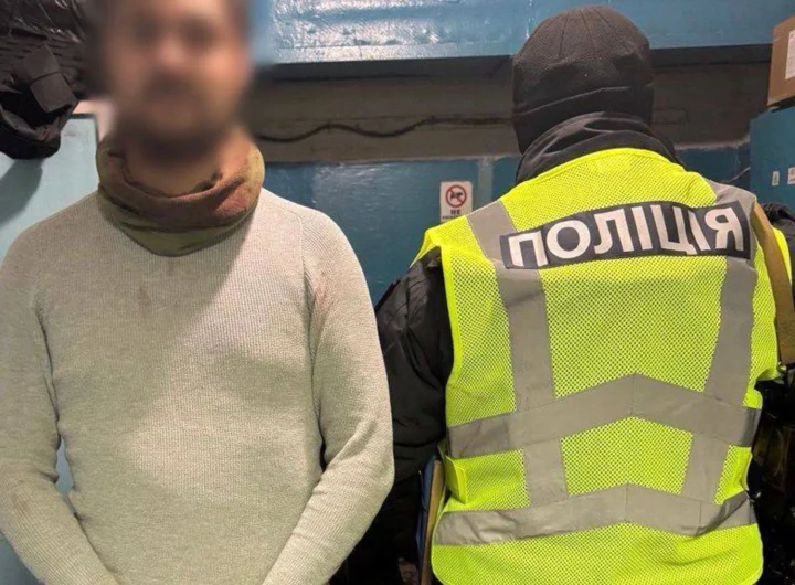 Кривава сутичка в столичному метро: киянин поранив ножем двох пасажирів на Контрактовій площі
