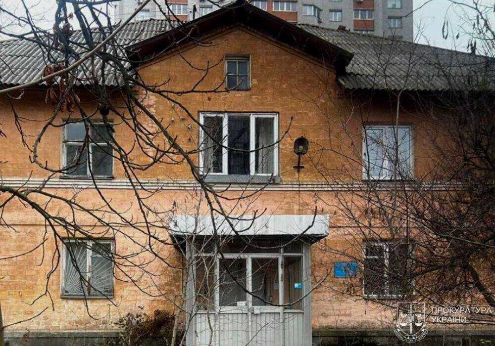 Прокуратура вимагає охоронного договору для історичного будинку 1950-х у Києві: роки ігнорування закону