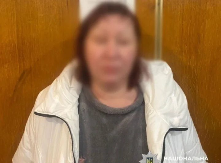 Жінка погрожувала підірвати гранату в поліцейському управлінні Києва: затримання в центрі столиці