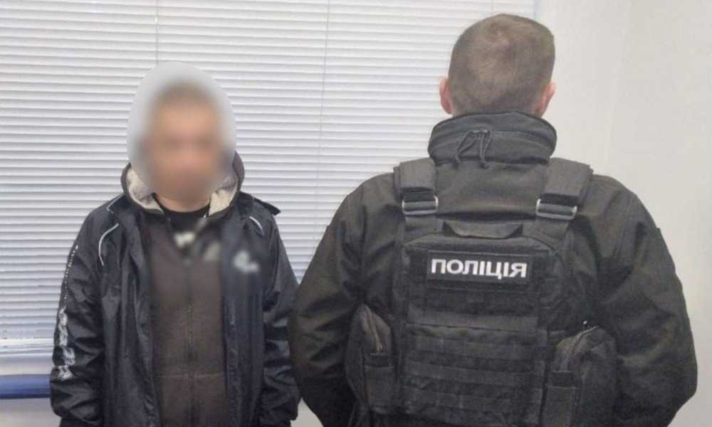 Жорстокий інцидент на Київщині: чоловік напав на знайомого, завдавши йому ударів прикладом рушниці
