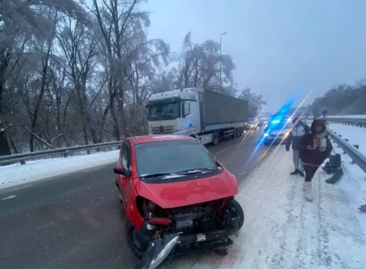 ДТП на Київщині 11 січня: рух частково перекрито на трасі Київ - Одеса