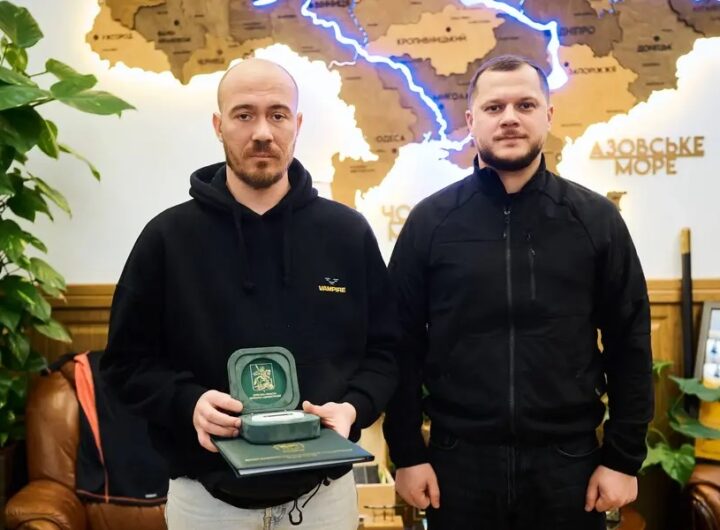 Героїчний вчинок журналіста Мар'яна Кушніра: він виніс 4-річну дитину з палаючої квартири на Київщині після удару дрона
