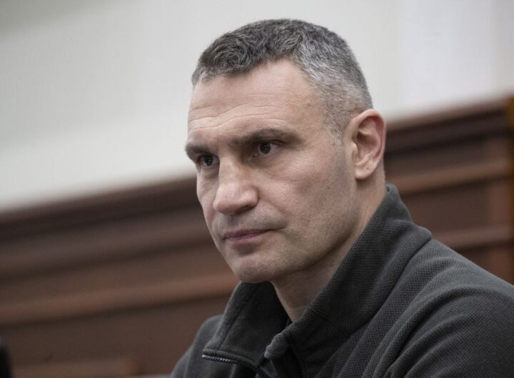 Кличко: Половина київських будинків без тепла через масовані атаки на інфраструктуру, комунальники працюють над відновленням