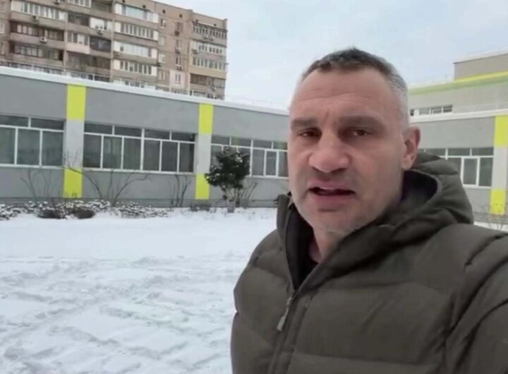 На Троєщині 600 будинків без тепла й світла: місця, де можна зігрітися та отримати допомогу
