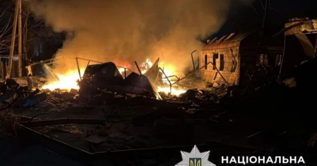 "Нічна трагедія в Київській області: одна жертва, десятки знищених будинків, Славутич залишився без світла".