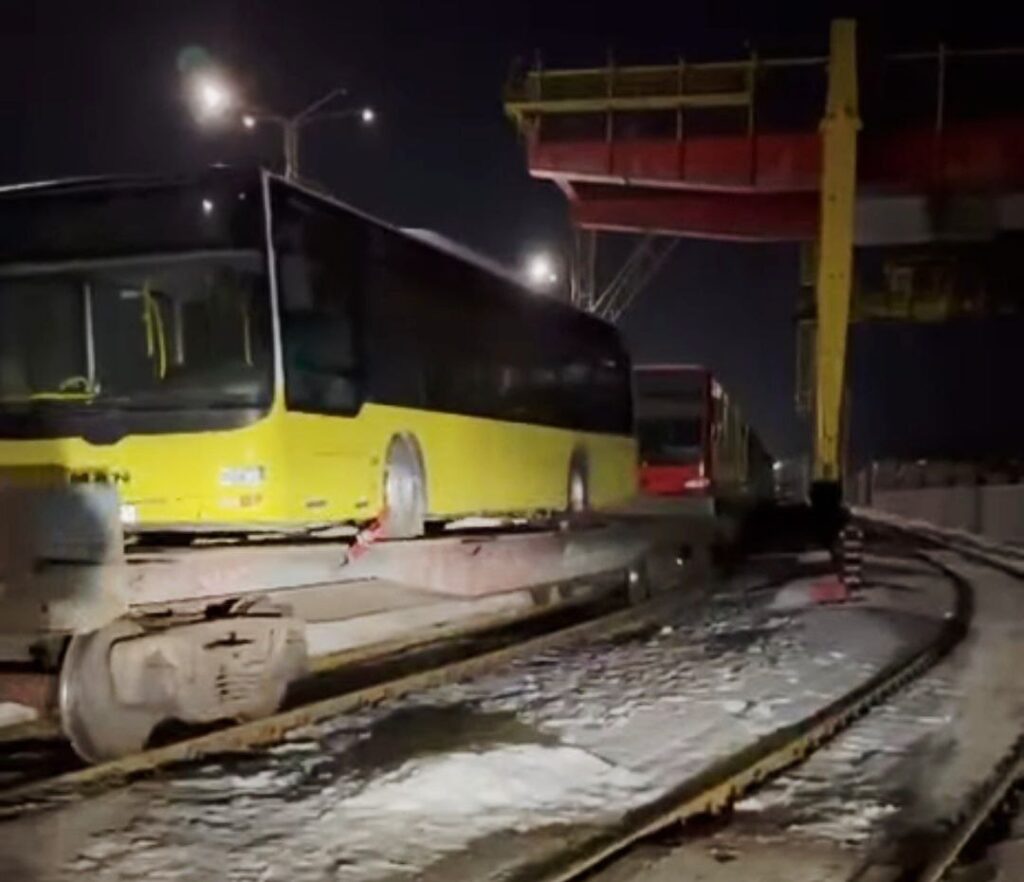 "Київщина посилює підтримку: 5 міських дизельних автобусів відправлено до Одеси для тимчасового використання".