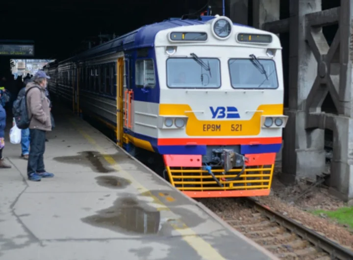 Подолати Дніпро з комфортом: УЗ запускає додаткові рейси Kyiv City Express на тлі негоди та заторів у Києві