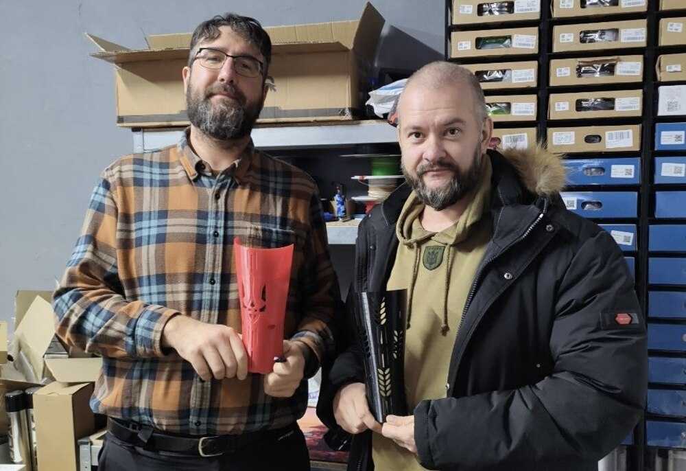 Унікальне партнерство в Ірпінській громаді: ветерану з Київщини виготовили персоналізовану 3D-накладку на протез