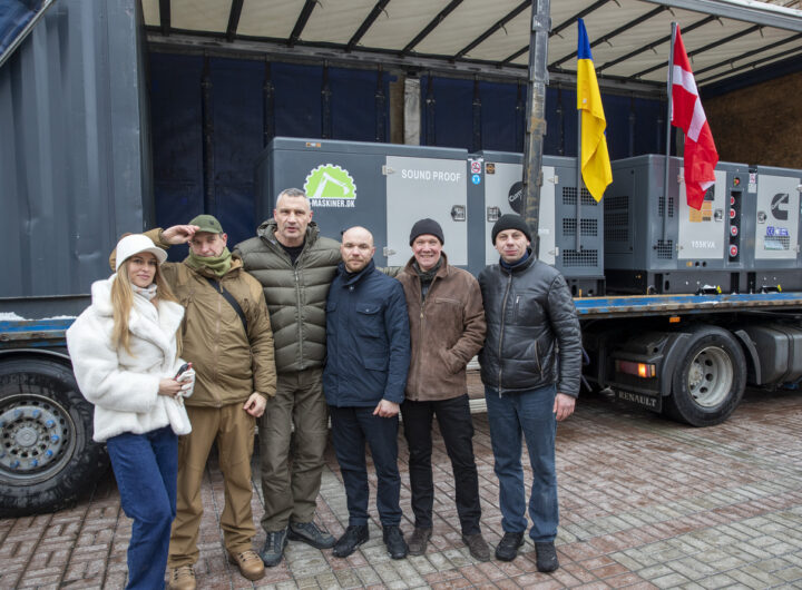 Віталій Кличко: До Києва з Копенгагена надійшли генератори та мобільна котельня - ключовий крок у забезпеченні енергетичної безпеки столиці.
