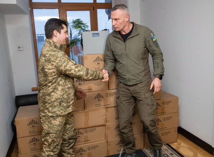 Віталій Кличко: Київ забезпечив 5-ту штурмову бригаду 50 мобільними зарядними станціями