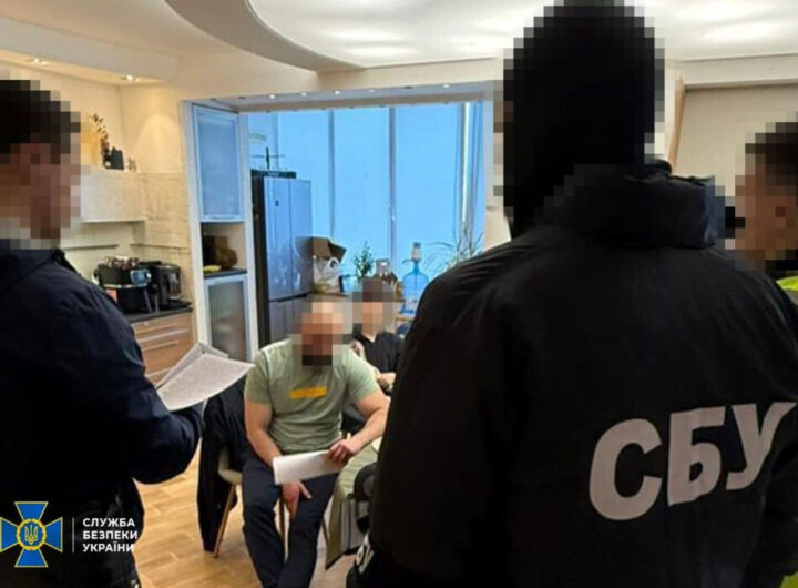 Масштабна схема з підробкою документів: у Києві затримано групу, яка заробила понад 17 млн грн на нелегальній легалізації іноземців у ЄС