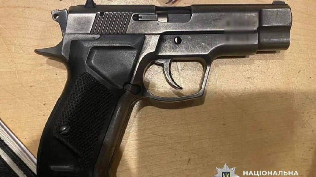 Мешканець Голосієва засуджений до 4 років за поранення сусіда: деталі гучної справи про стрілянину в столичному районі