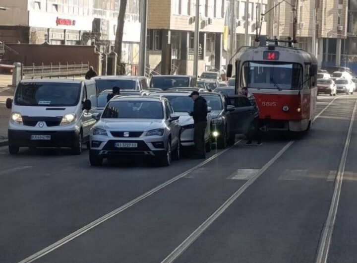 Небезпечна реальність: ремонт Глибочицької у Києві обернувся повним провалом для всіх учасників дорожнього руху